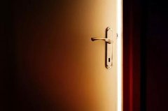 妻子家中卧室被害 看似入室盗窃杀人的背