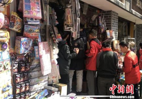 甘肃回应“校园周边禁售辣条”:规定200米范围有依据